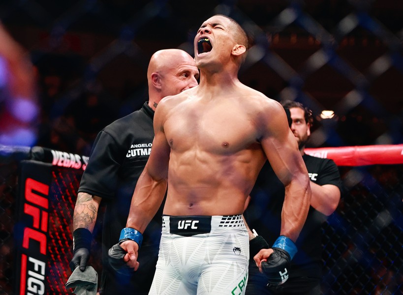 Matheus Camilo screams while unfolding his emotions for winning the fight