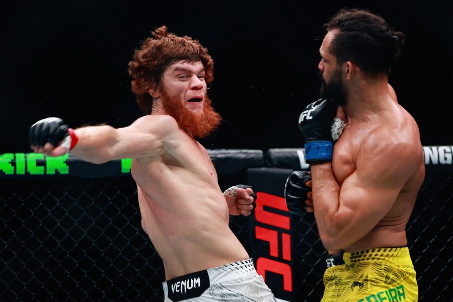 Shara Magomedov vs Michel Pereira bout